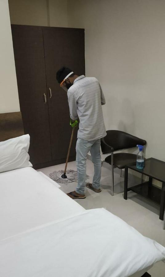Our Nest Banjara Hotel ไฮเดอราบัด ภายนอก รูปภาพ