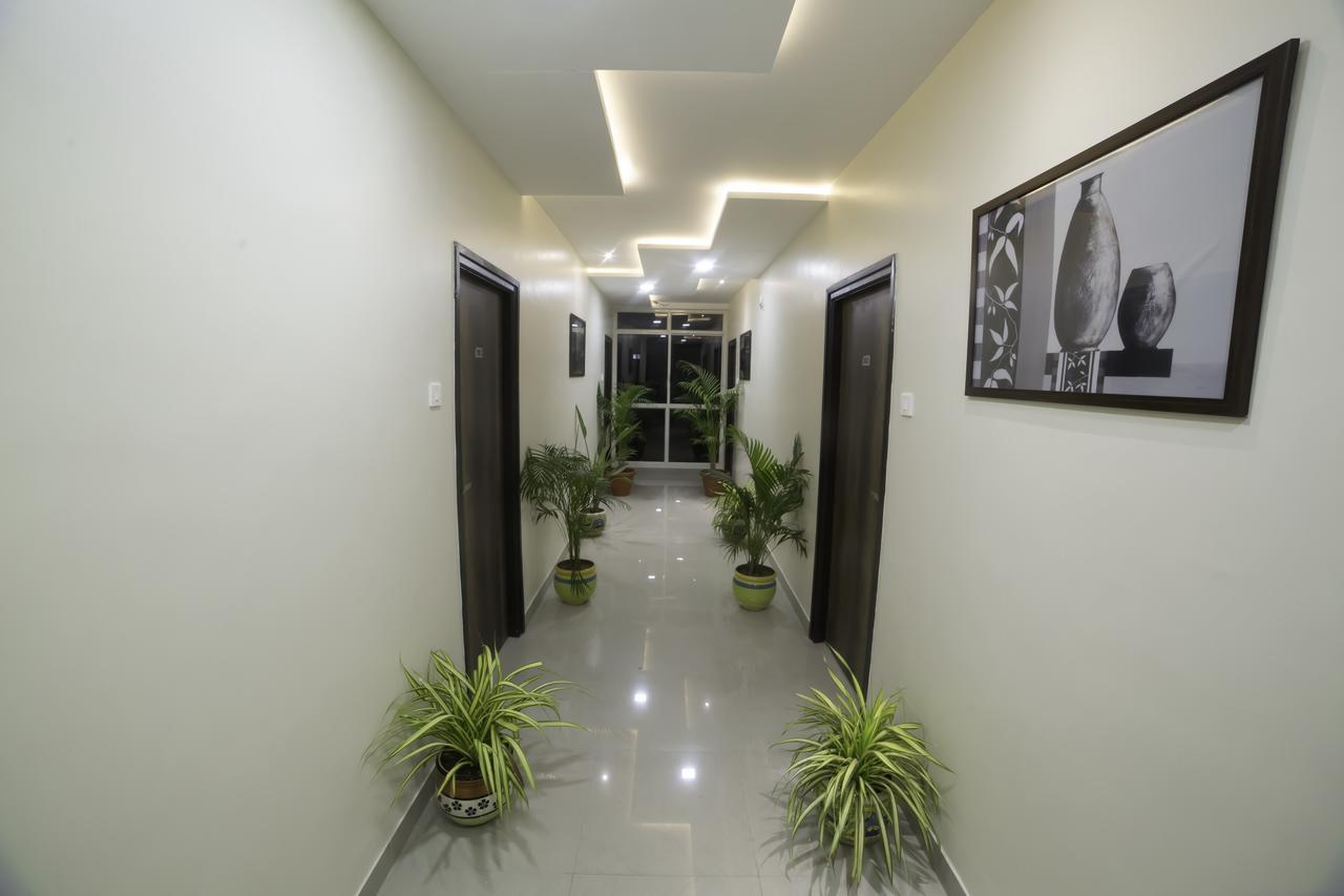 Our Nest Banjara Hotel ไฮเดอราบัด ภายนอก รูปภาพ