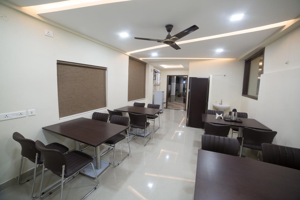 Our Nest Banjara Hotel ไฮเดอราบัด ภายนอก รูปภาพ